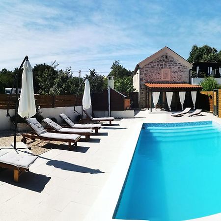 Apartments Malic Pridraga Екстер'єр фото