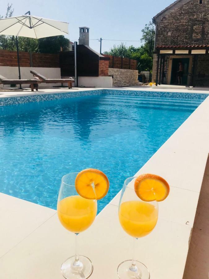 Apartments Malic Pridraga Екстер'єр фото