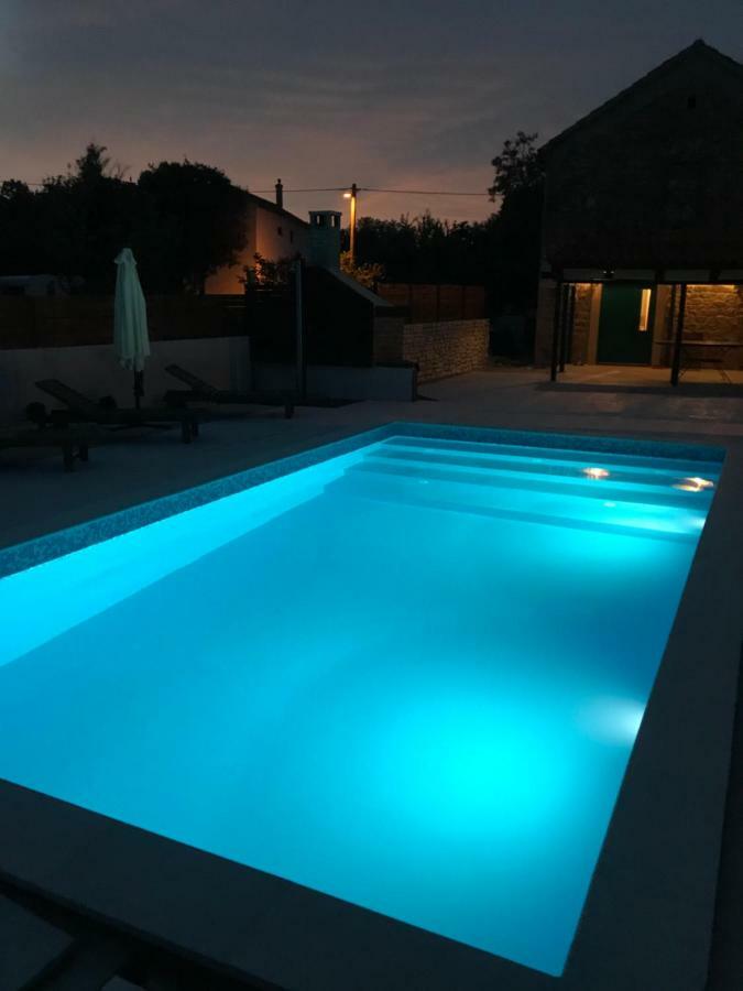 Apartments Malic Pridraga Екстер'єр фото