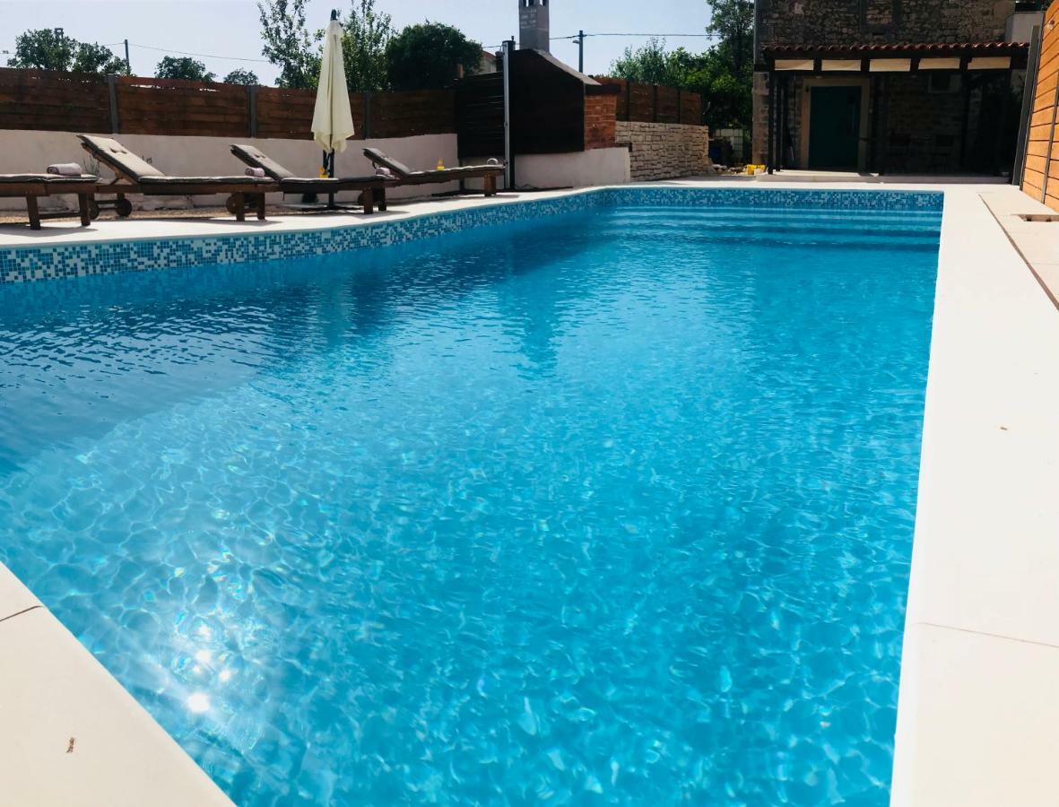 Apartments Malic Pridraga Екстер'єр фото