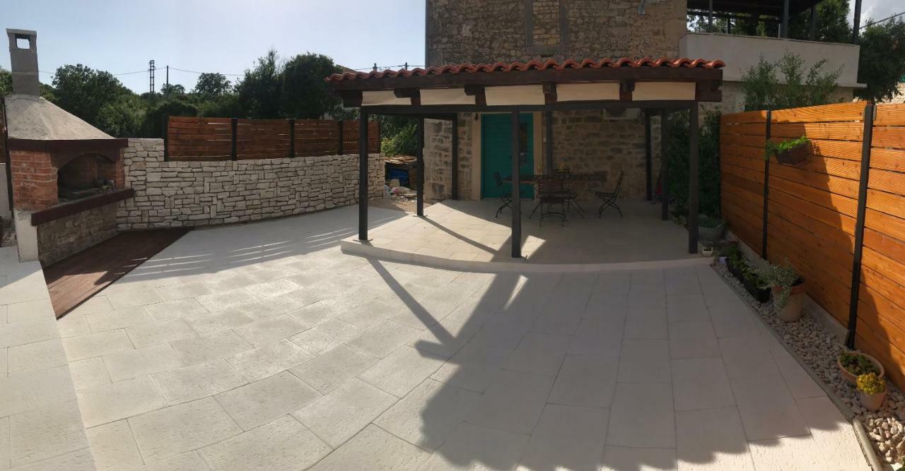 Apartments Malic Pridraga Екстер'єр фото