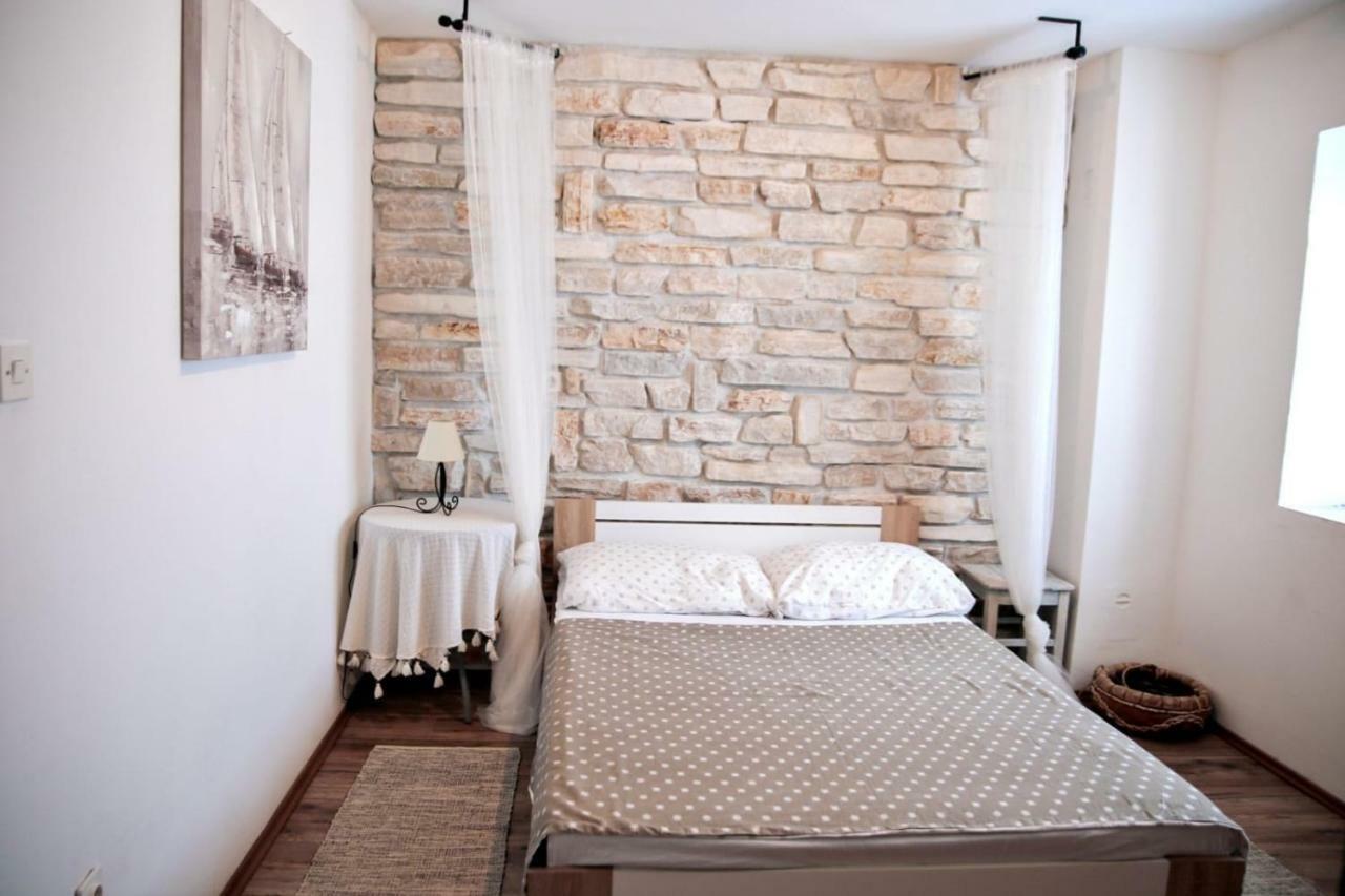 Apartments Malic Pridraga Екстер'єр фото